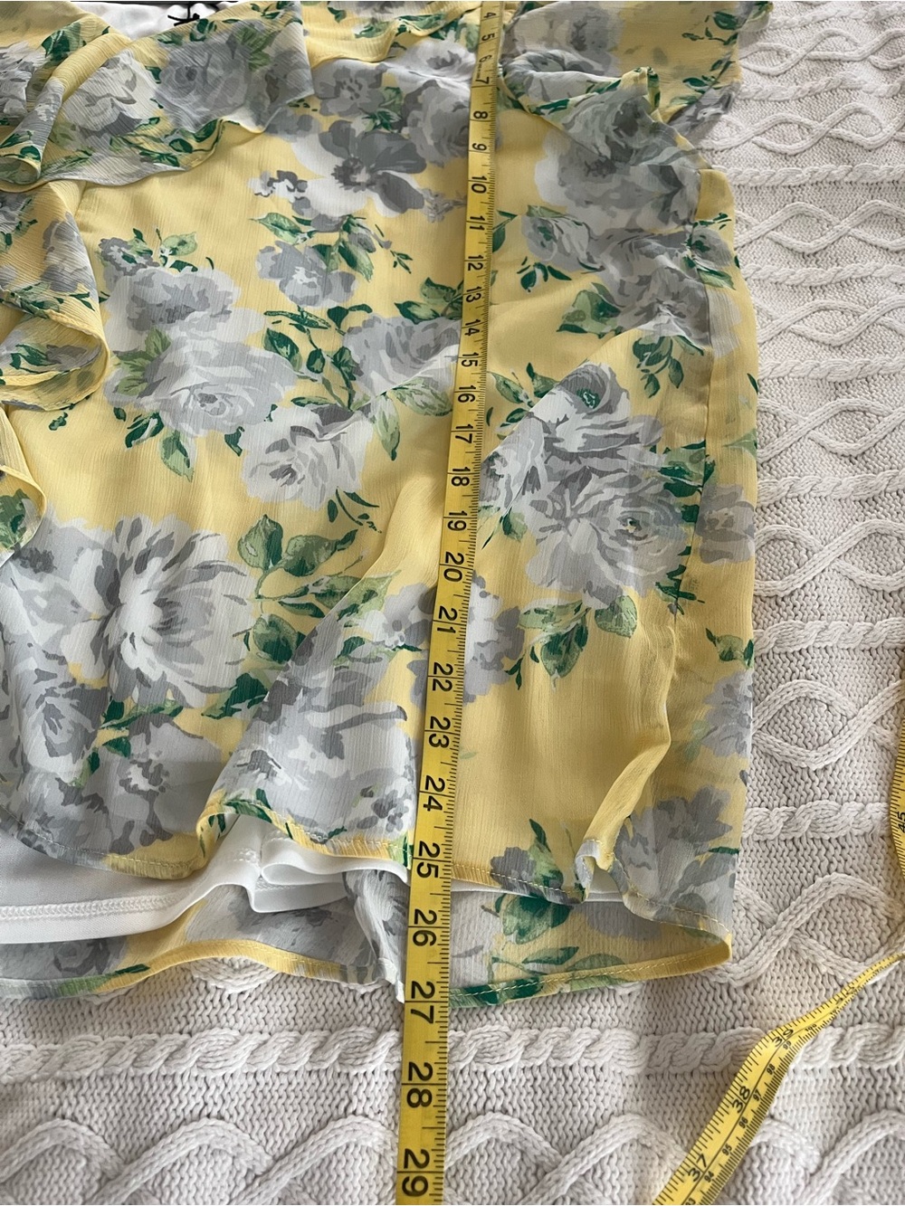 Jones & Co Light Yellow Floral Ruffle V-Neck Blouse Short Sleeve Size 3X - Picture 3 of 15